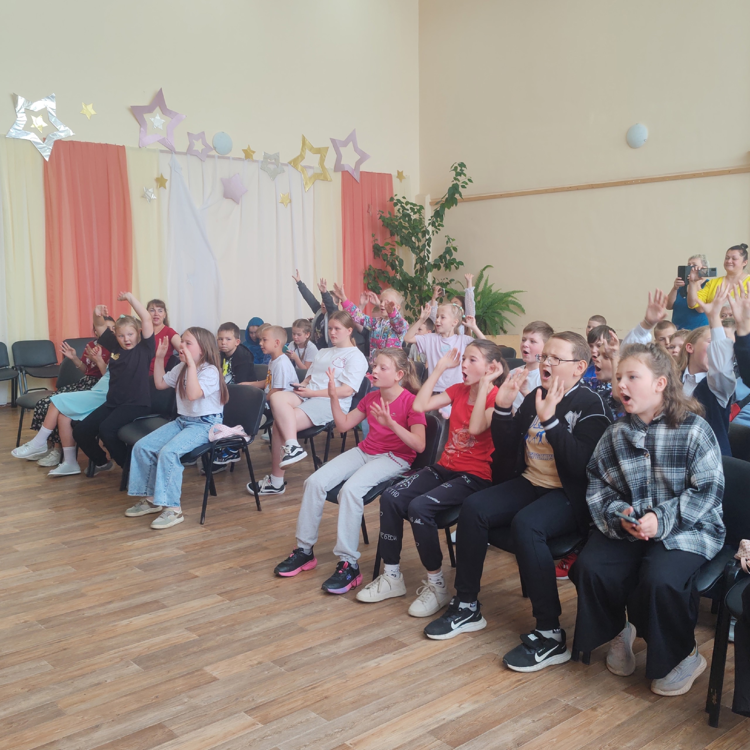 Завершается незабываемый сезон нашего школьного лагеря "Улыбка"!.